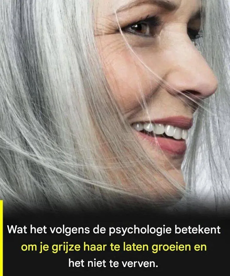 De ware psychologische betekenis van het laten groeien van je grijze haar.